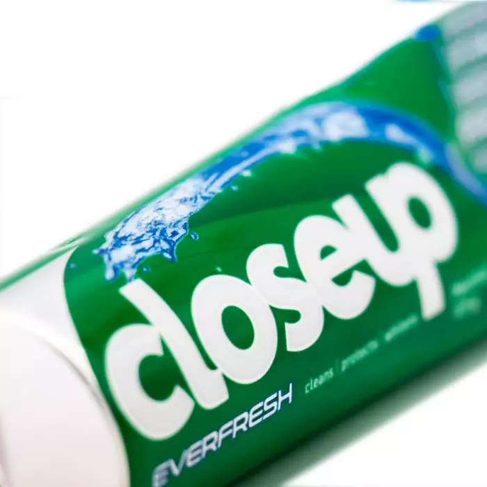4خمیر دندان کلوز آپ اور فرش نعنایی close up ever fresh menthol fresh gel toothpaste مسواکالا مسواک کالا mesvakala